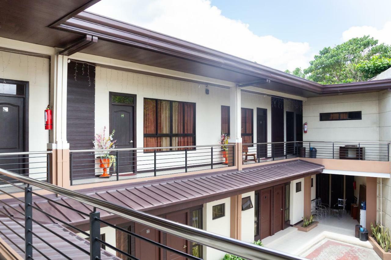Oyo 153 Espacio De Clarita Hometel Davao Экстерьер фото