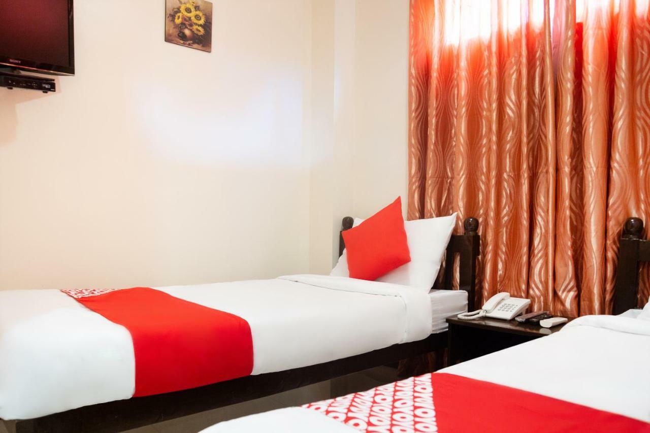 Oyo 153 Espacio De Clarita Hometel Davao Экстерьер фото